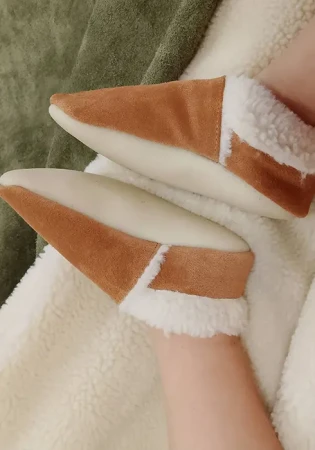 Zimowe bambosze zamszowe WINTER BAREFOOT KARMELOWA z futerkiem i podeszwą kauczukową