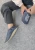 Granatowe kapcie barefoot dla dzieci z motywem misia
