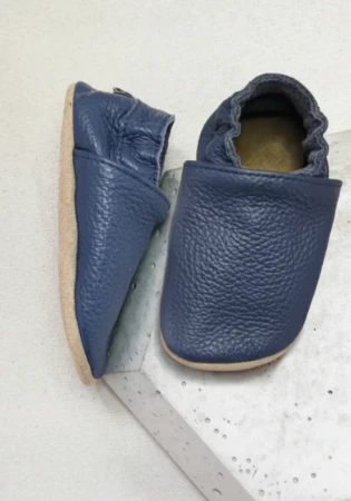 barefoot ze skóry naturalnej marki funky-monkey z płaską podeszwą  zamszową i