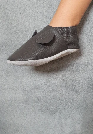 Kapcie barefoot z włoskiej skóry z zamszową podeszwą marki funky-monkey