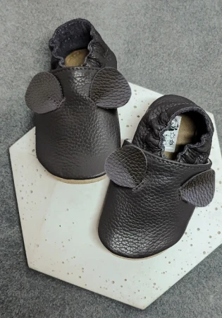 Kapcie barefoot z włoskiej skóry z kauczukową podeszwą marki funky-monkey