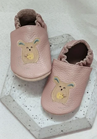 Marka funky-monkey barefoot ze skóry naturalnej w kolorze brudny róż / kwarc z zamszową podeszwą.