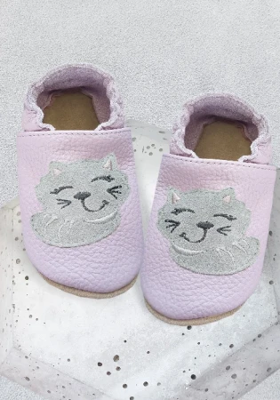 Marka funky-monkey barefoot ze skóry naturalnej w kolorze  lila   z kauczukową antypoślizgową podeszwą.