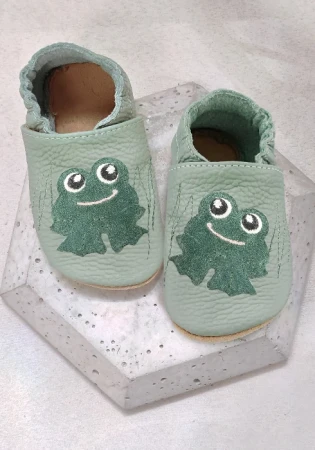 Kapcie barefoot z włoskiej skóry z zamszową podeszwą marki funky-monkey