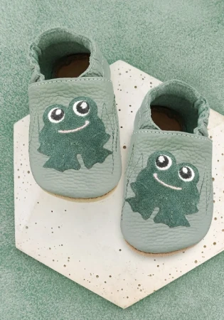 Kapcie barefoot z włoskiej skóry z kauczukową podeszwą marki funky-monkey