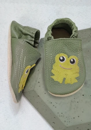 Kapcie barefoot z włoskiej skóry z zamszową podeszwą marki funky-monkey