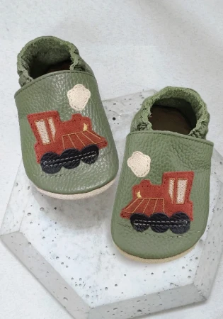 Kapcie barefoot z włoskiej skóry z zamszową podeszwą marki funky-monkey