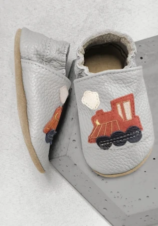 Kapcie barefoot z włoskiej skóry z zamszową podeszwą marki funky-monkey