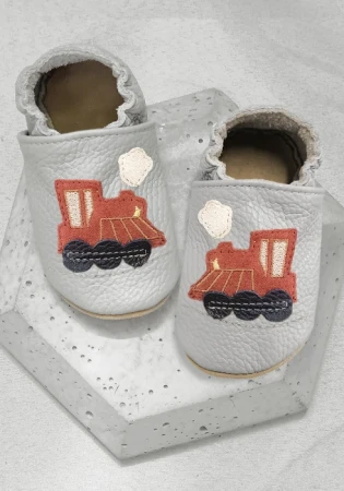 Kapcie barefoot z włoskiej skóry z zamszową podeszwą marki funky-monkey