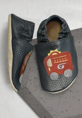 Marka funky monkey Kapcie barefoot z włoskiej skóry z zamszową podeszwą