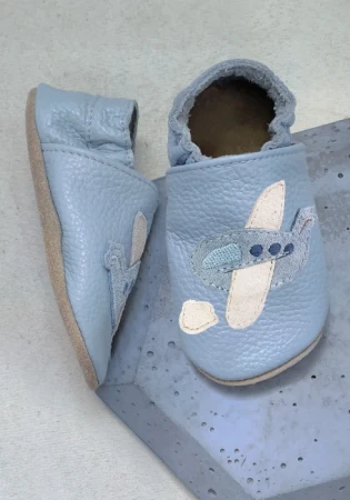 Kapcie barefoot z włoskiej skóry z zamszową podeszwą marki funky-monkey
