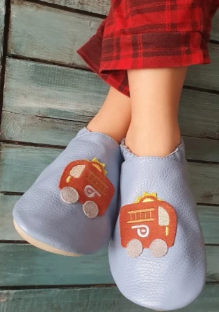 Kapcie barefoot z włoskiej skóry z zamszową podeszwą funky-monkey
