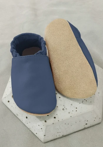 Przejdź do produktu kapcie dla dzieci Barefoot SOFT GRANATOWY z gładkiej włoskiej skóry z zamszową podeszwą 