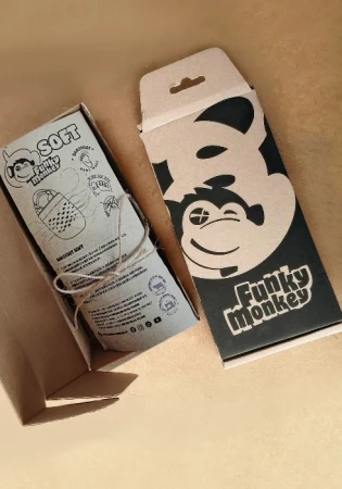 Kapcie barefoot marki Funky-Monkey kartonowe pudełko eko