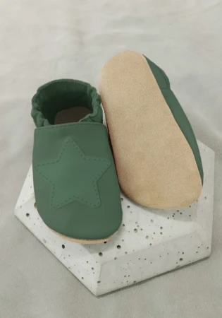 Kapcie barefoot z włoskiej skóry z zamszową podeszwą marki funky-monkey