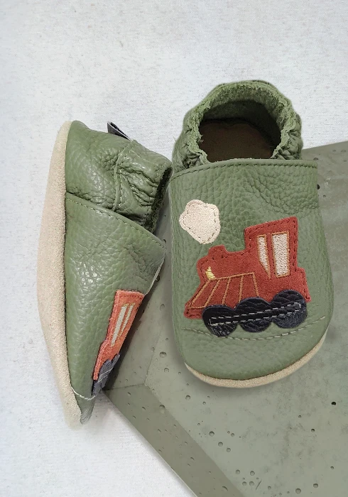 Kapcie barefoot z włoskiej skóry z zamszową podeszwą marki funky-monkey