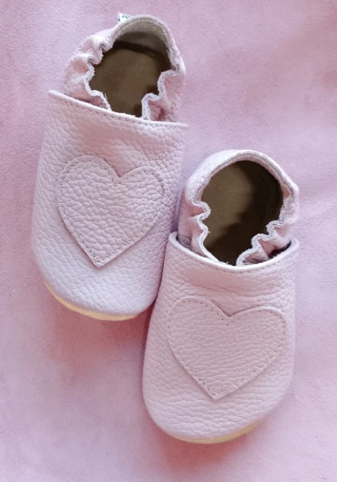 Marka funky-monkey barefoot ze skóry naturalnej w kolorze  lila   z kauczukową antypoślizgową podeszwą.